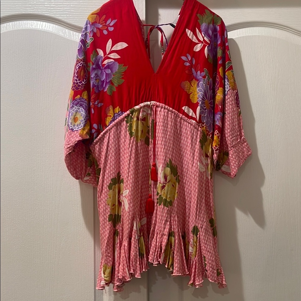 Asymmetrical Red and Pink Mini Dress with V-neck and 3/4 Sleeves​